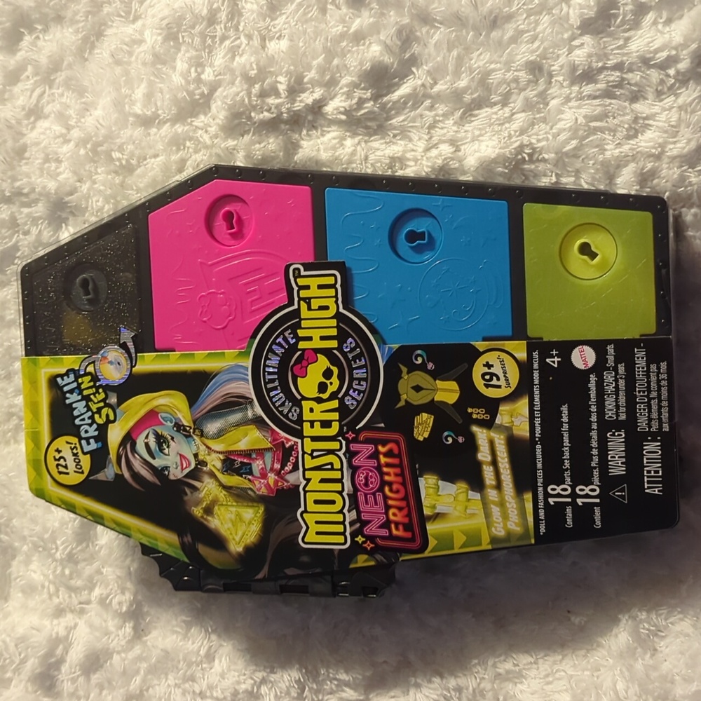 MATTEL, Monster High Frankie Stein, Skulltimate Secrets, Neon Frights, NIB